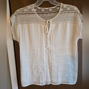 Women's White Lace Yoke Pleated Blouse